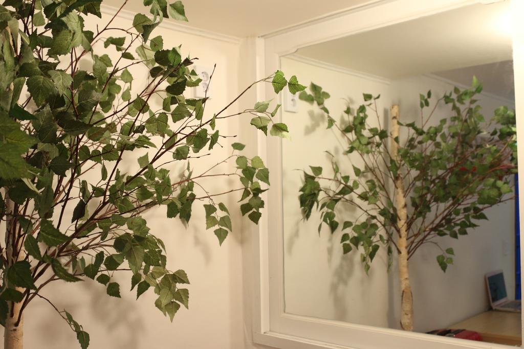 Hongdae Housetay Guesthouse 2Nd Branch โซล ภายนอก รูปภาพ