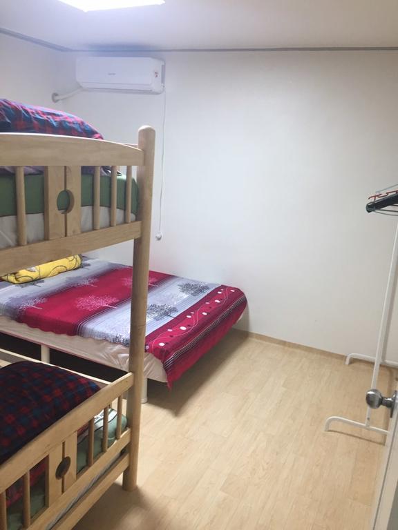 Hongdae Housetay Guesthouse 2Nd Branch โซล ภายนอก รูปภาพ